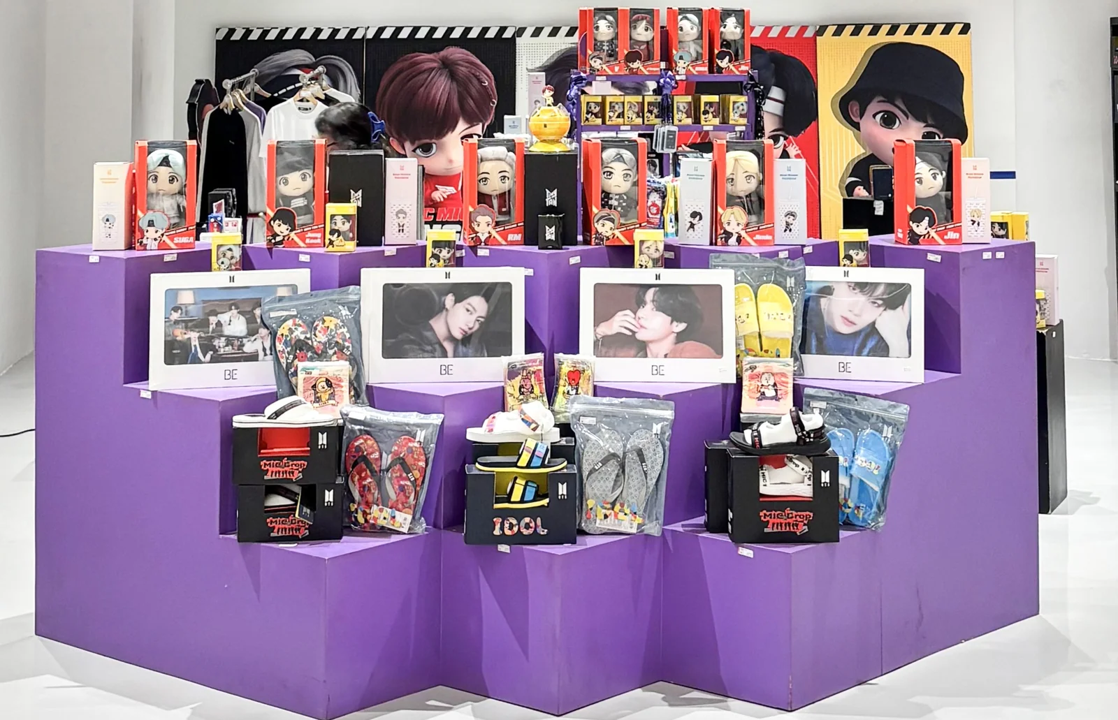 Calling All ARMY! Saatnya Berburu Merchandise BTS Favoritmu - K Mall Calling All ARMY! Saatnya Berburu Merchandise BTS Favoritmu